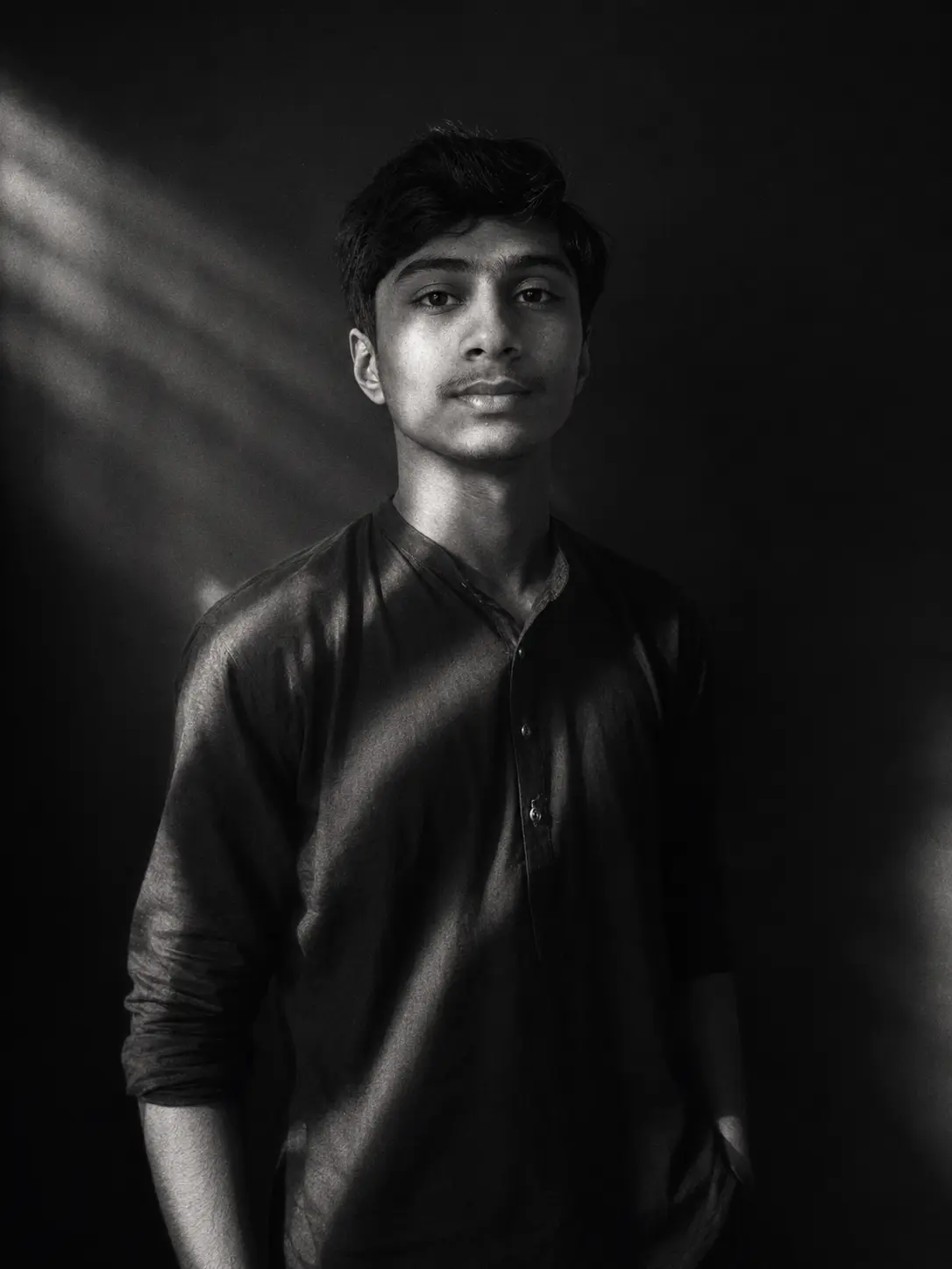AliHx black & white light rays — Ali Hassan Portfolio mood image